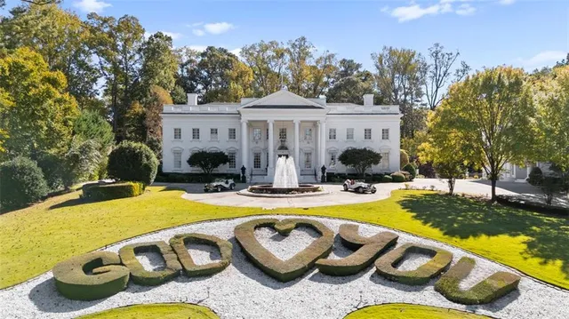 a view of a entryway of a house