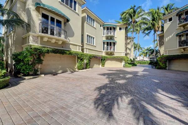 $9,800 | 921 Osceola Drive, Unit 4, Boca Raton, FL 33432