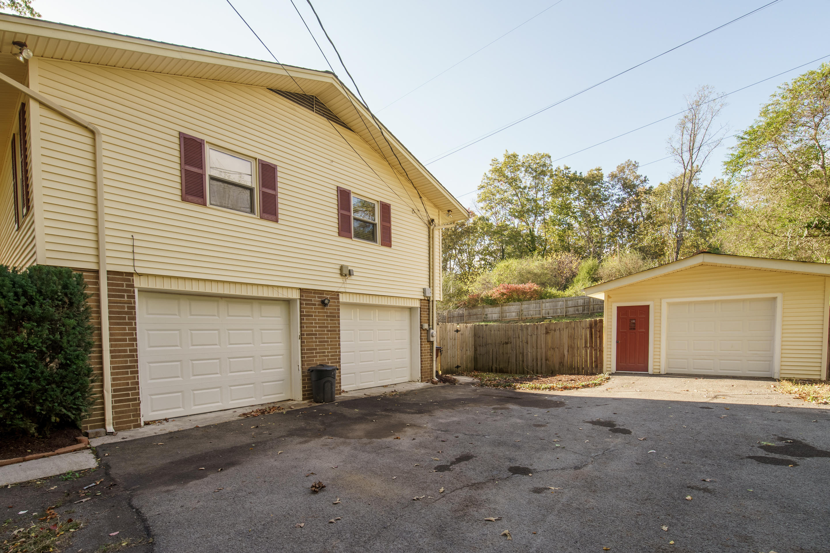 12 Windhaven Lane Oak Ridge, TN 37830 - Photo 15 of 16 side yard