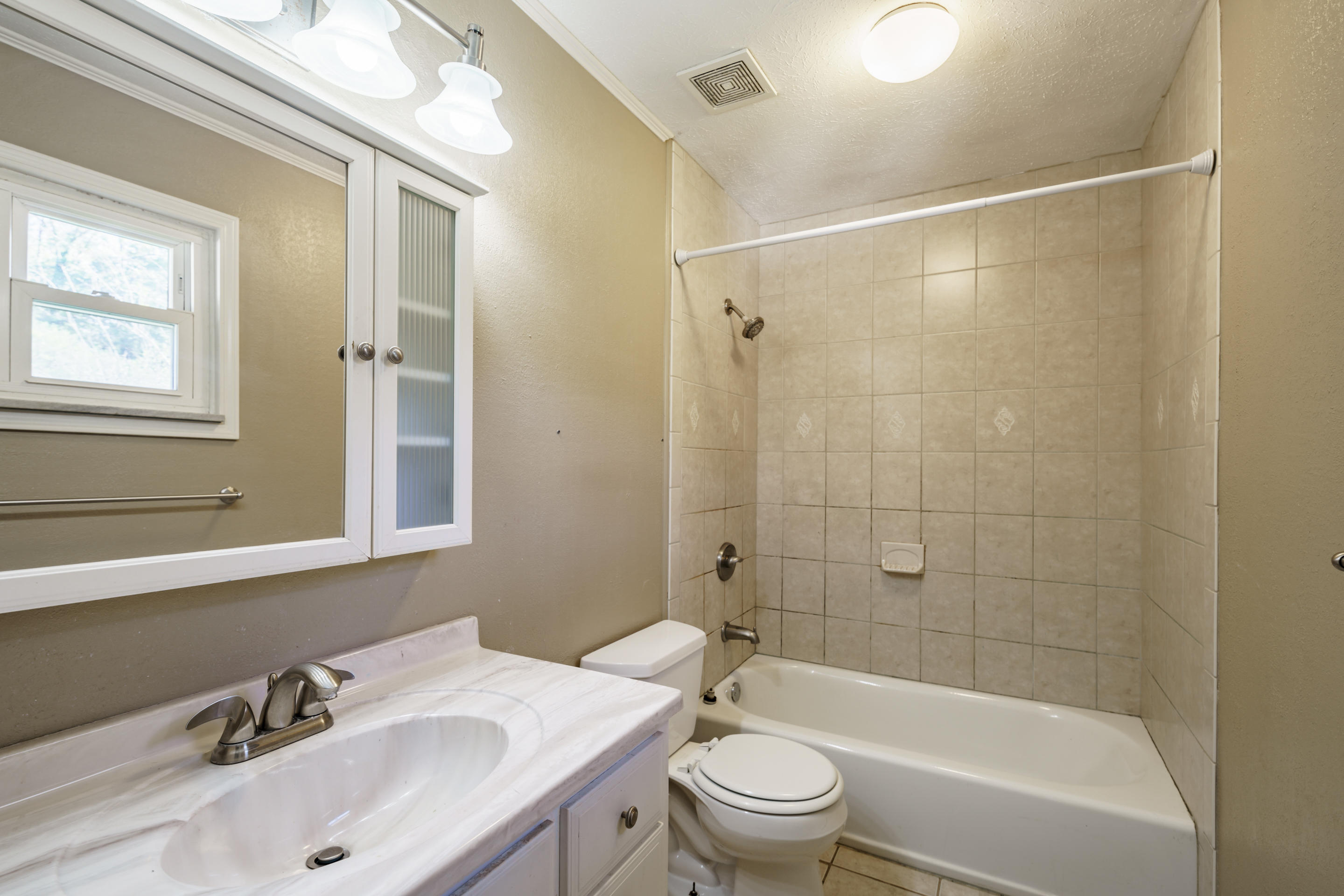 12 Windhaven Lane Oak Ridge, TN 37830 - Photo 6 of 16 master bed bath_