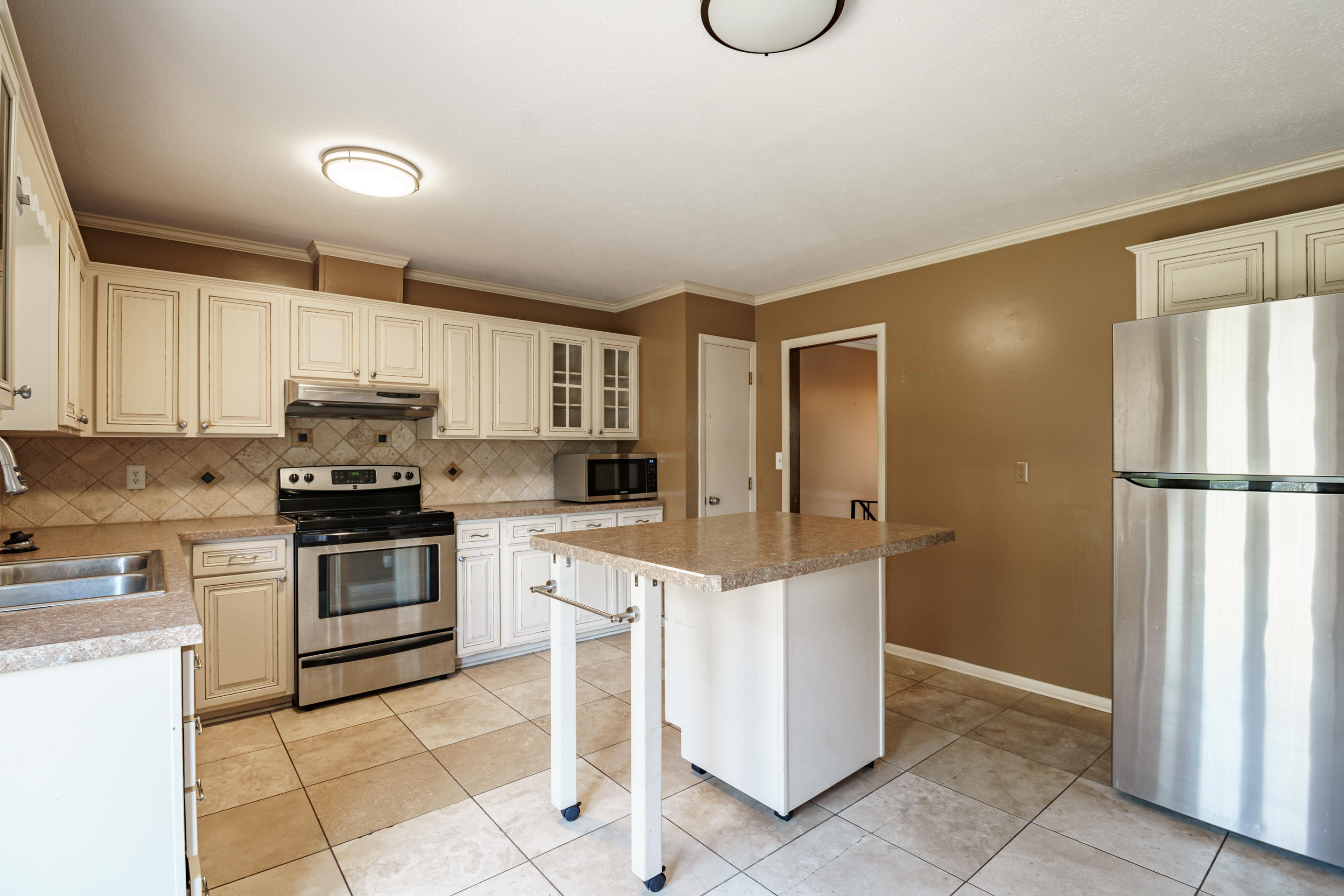 12 Windhaven Lane Oak Ridge, TN 37830 - Photo 7 of 16 kitchen_