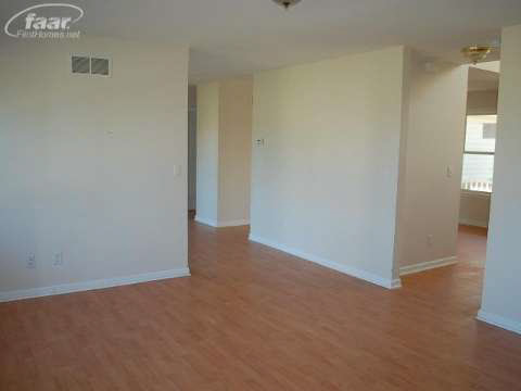6353 East Pierson Road Flint, MI 48506 - Photo 8 of 27 20376473-7.JPG