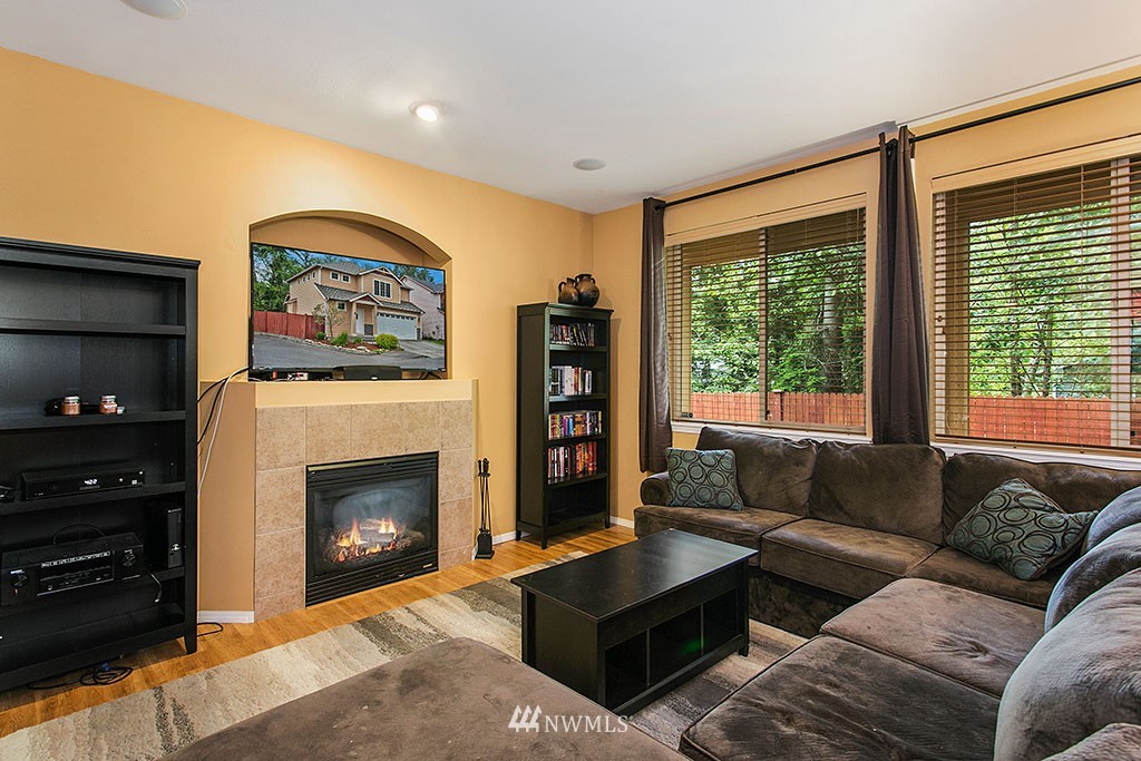 2523 179th Street Southeast Bothell, WA 98012 - Photo 4 of 17