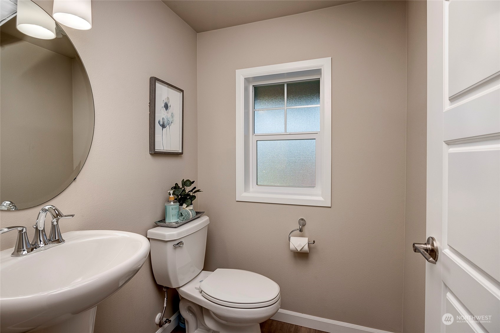 13627 Southeast 185th Way Renton, WA 98058 - Photo 4 of 35 Gallery Image 4