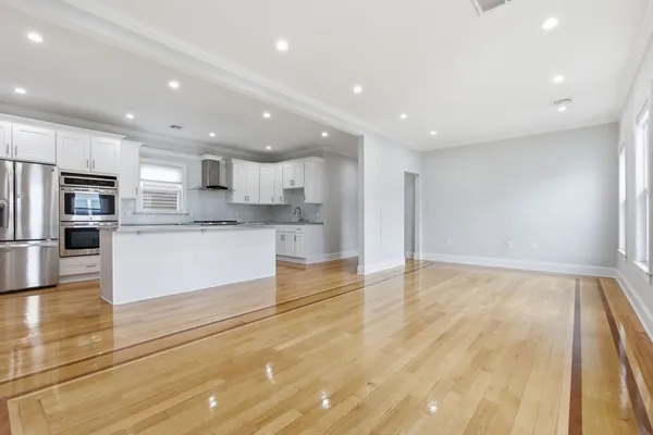 $2,700 | 27-29 Lyon Street, Unit 3, Boston, MA 02122