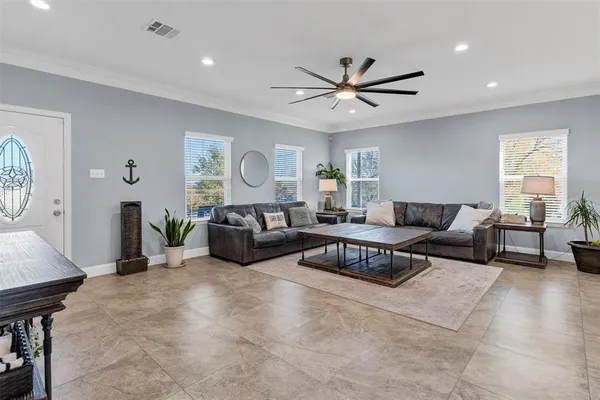 $2,900 | 721 Rock Harbor Court, Granbury, TX 76048