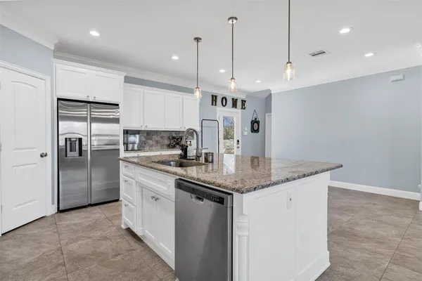 $2,900 | 721 Rock Harbor Court, Granbury, TX 76048