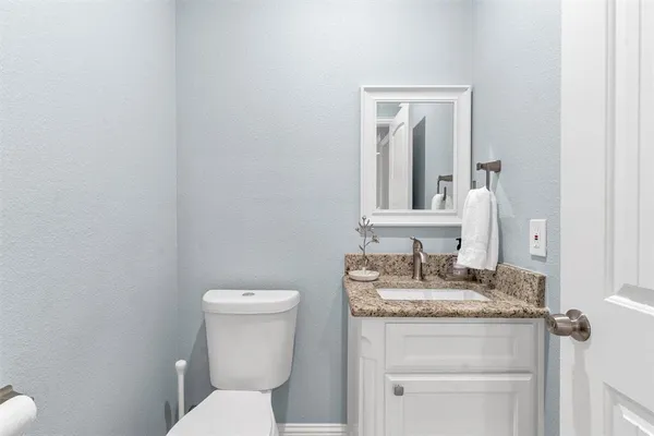 $2,900 | 721 Rock Harbor Court, Granbury, TX 76048