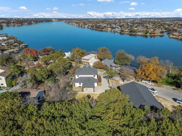 $2,900 | 721 Rock Harbor Court, Granbury, TX 76048