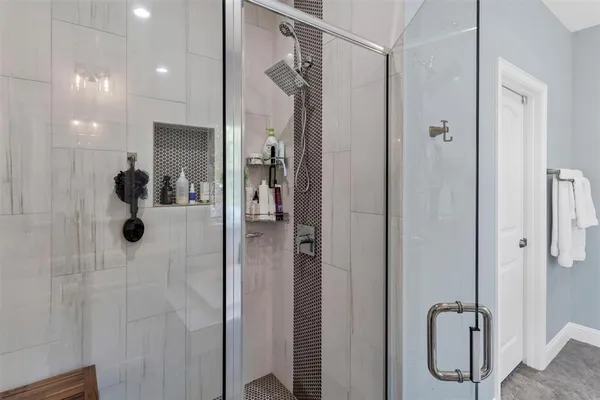 $2,900 | 721 Rock Harbor Court, Granbury, TX 76048