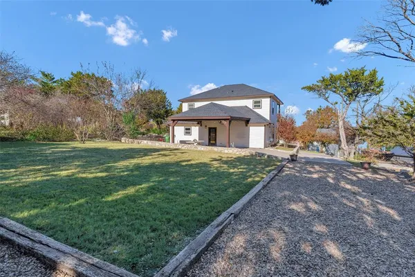 $2,900 | 721 Rock Harbor Court, Granbury, TX 76048