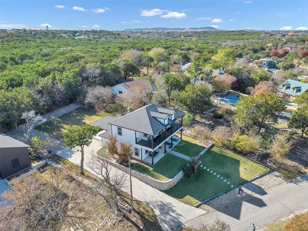 $2,900 | 721 Rock Harbor Court, Granbury, TX 76048