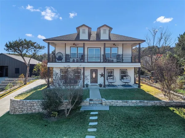 $2,900 | 721 Rock Harbor Court, Granbury, TX 76048