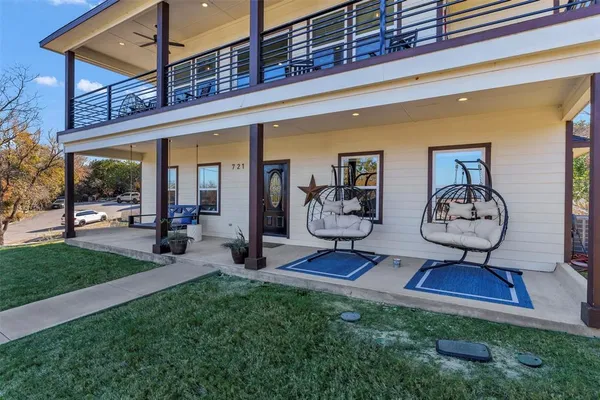 $2,900 | 721 Rock Harbor Court, Granbury, TX 76048