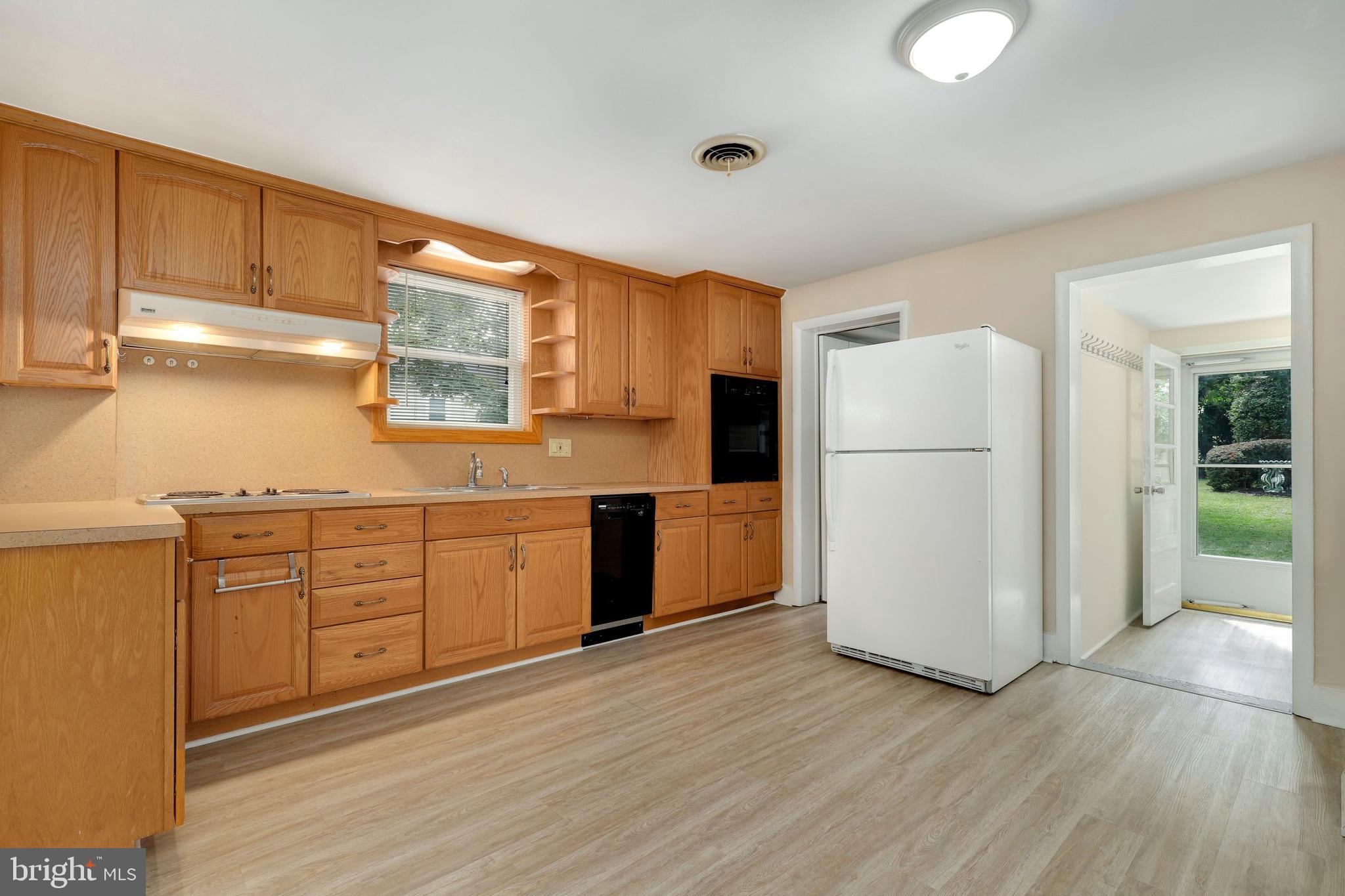 53 Winchester Street Frederick, MD 21701 - Photo 6 of 35