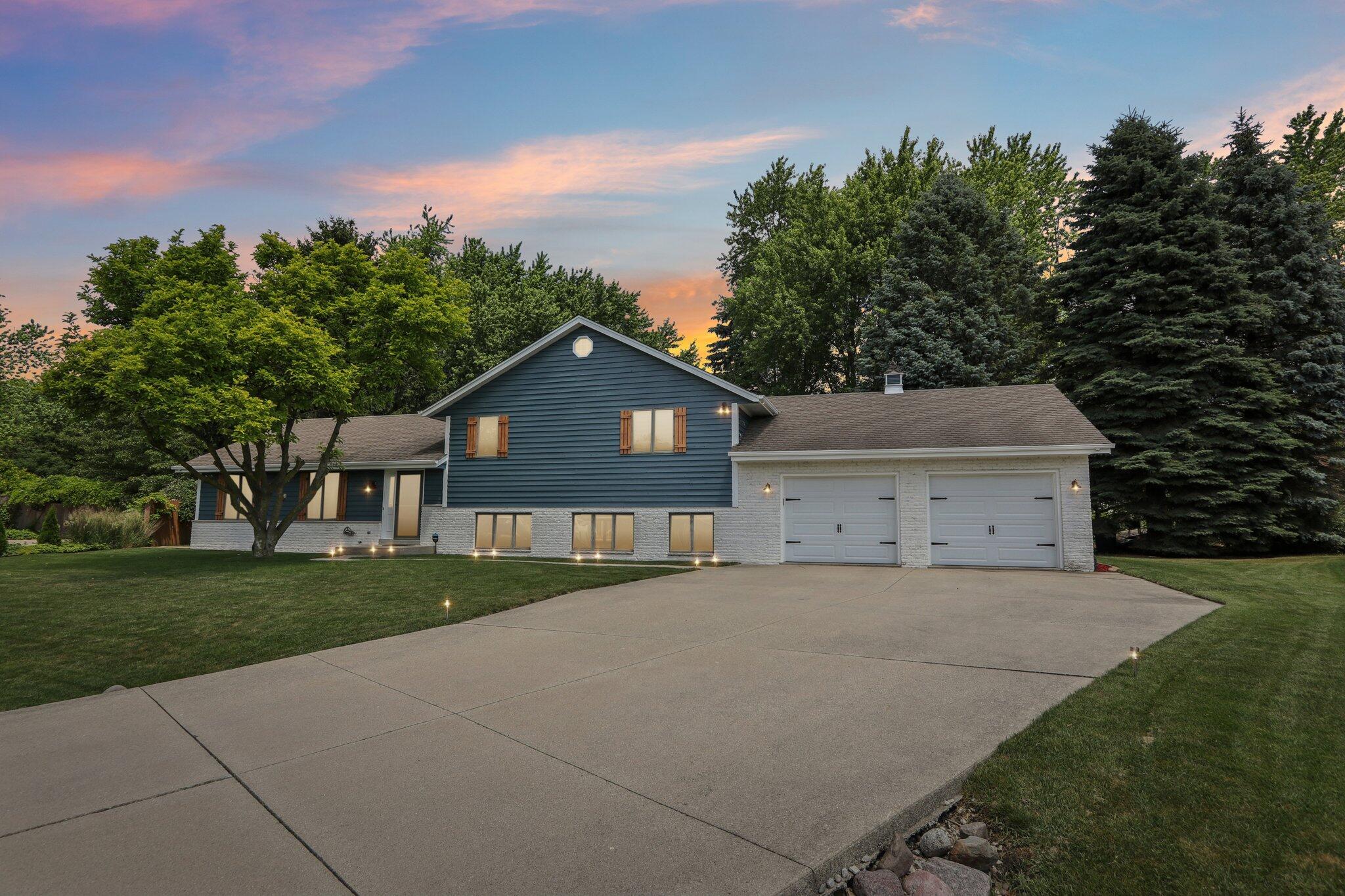 8220 West Red Pine Cir  