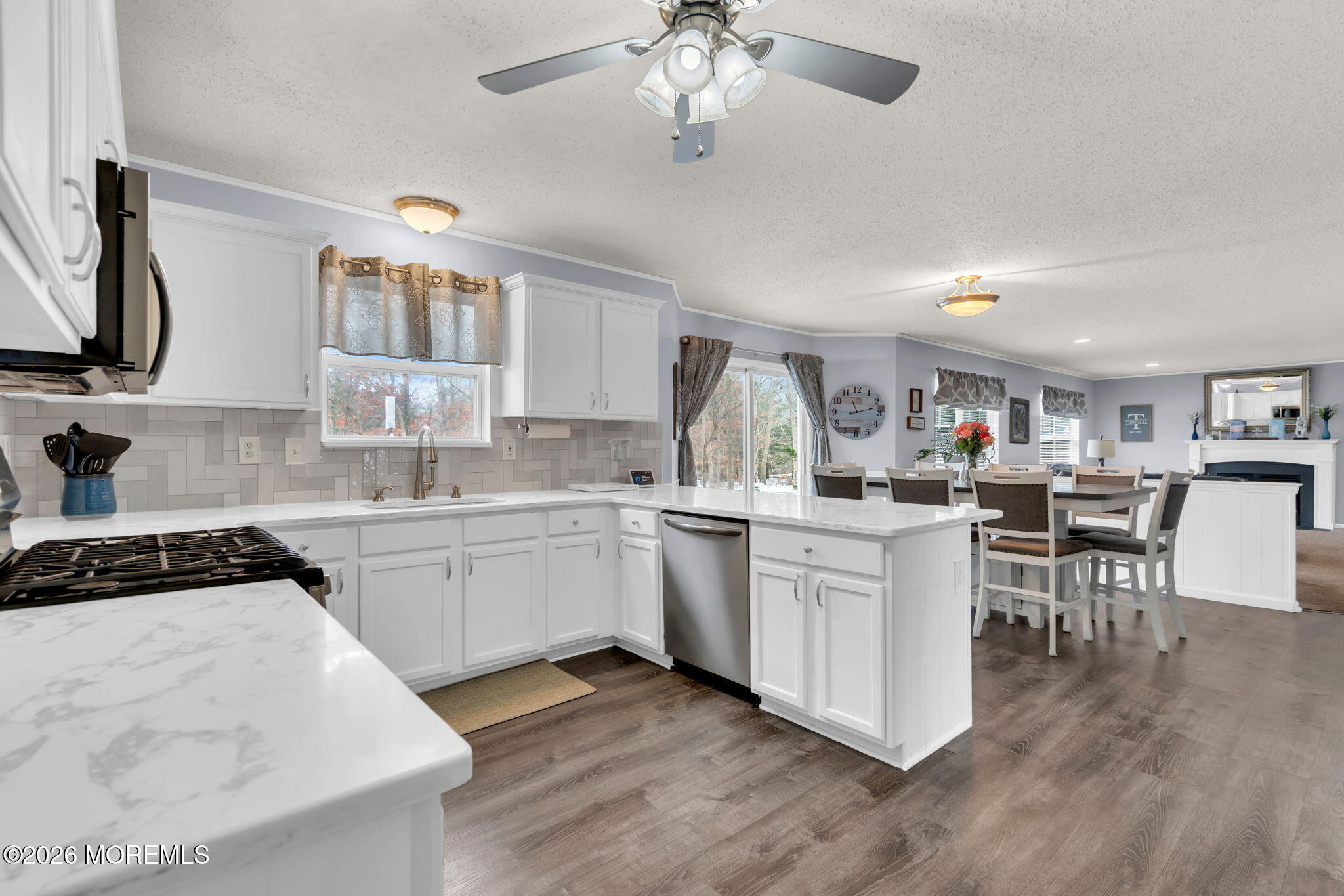 93 West Shenendoah Road Howell, NJ 07731 - Photo 4 of 30 24-web-or-mls-DSC06631