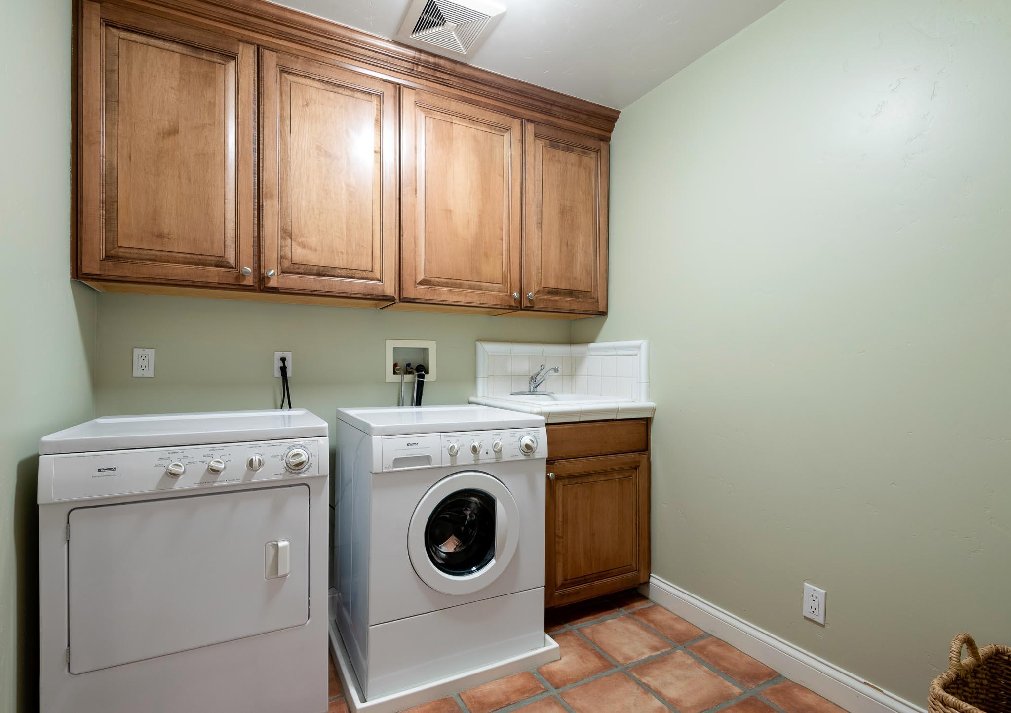 214 Santa Barbara Street, Unit A Santa Barbara, CA 93101 - Photo 14 of 19 Laundry Room