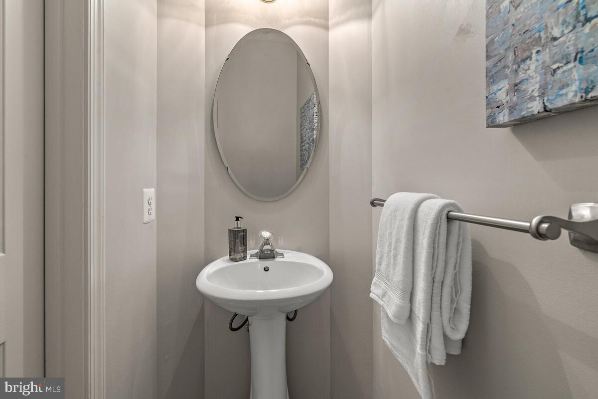 18414 Cornflower Road Boyds, MD 20841 - Photo 27 of 63 Main Level Powder Room