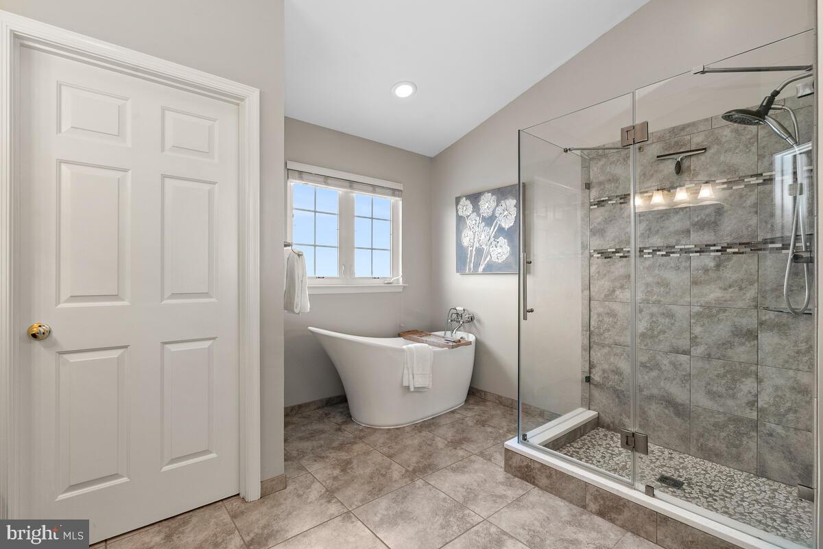 18414 Cornflower Road Boyds, MD 20841 - Photo 32 of 63 **UPDATED** Master Suite Full Bathroom