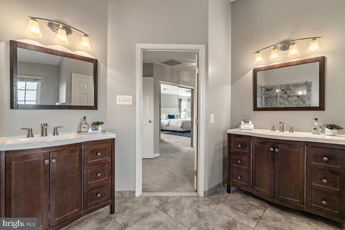 18414 Cornflower Road Boyds, MD 20841 - Photo 34 of 63 **UPDATED** Master Suite Full Bathroom