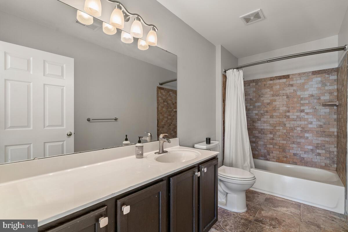 18414 Cornflower Road Boyds, MD 20841 - Photo 38 of 63 **UPDATED** Upper-Level Hall Bathroom