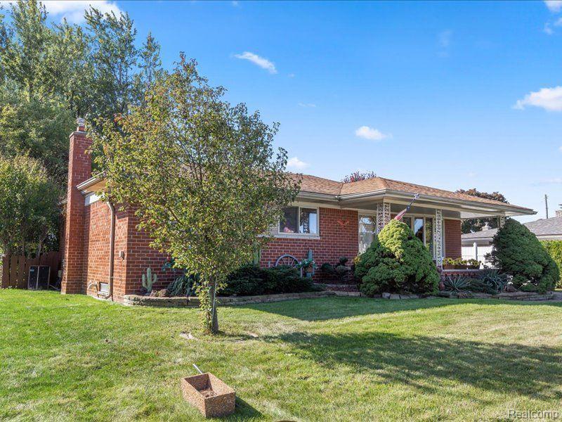 14224 Brandywine Road Sterling Heights, MI 48312 - Photo 2 of 33