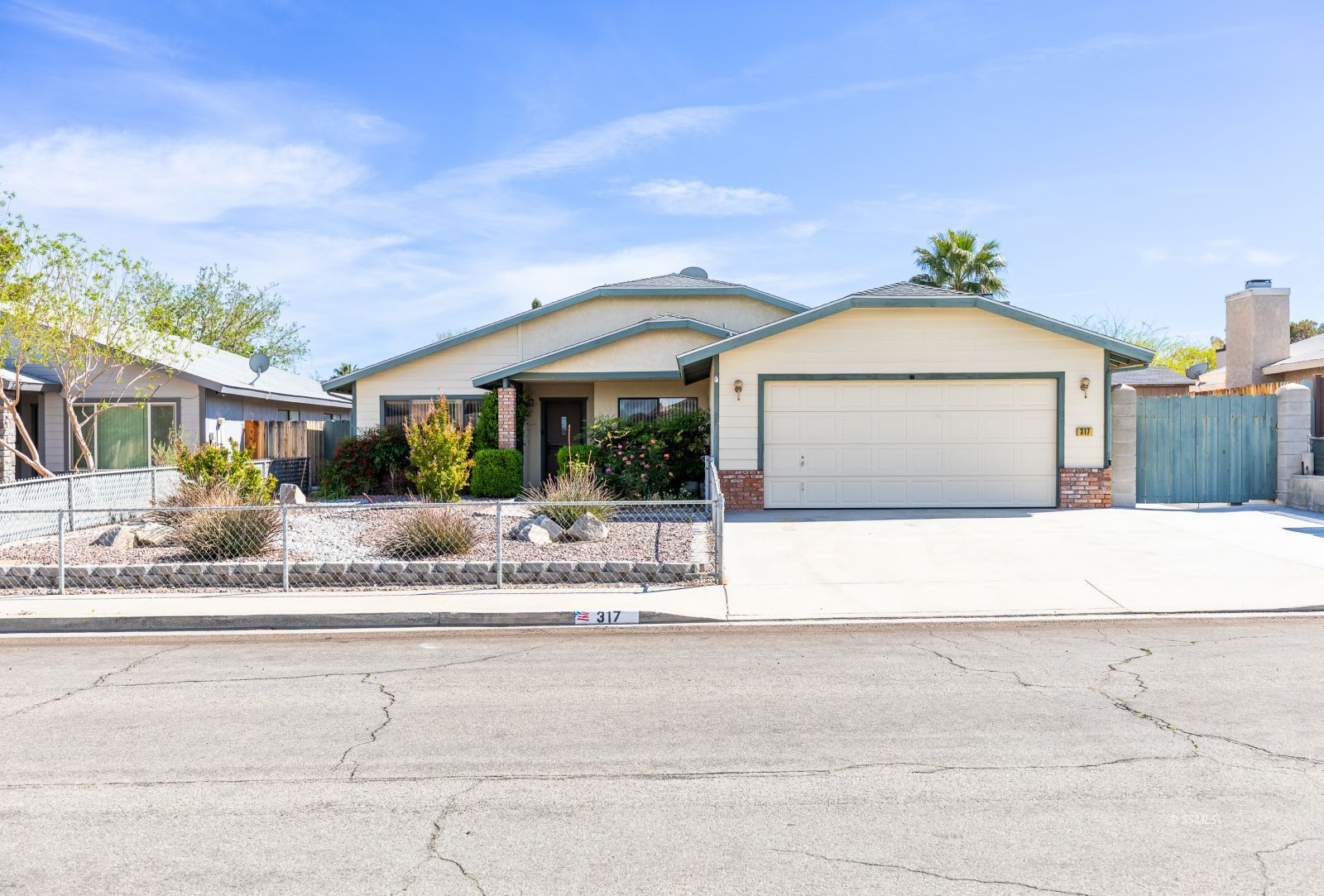 317 East Haloid Avenue Ridgecrest, CA 93555 - Photo 1 of 29