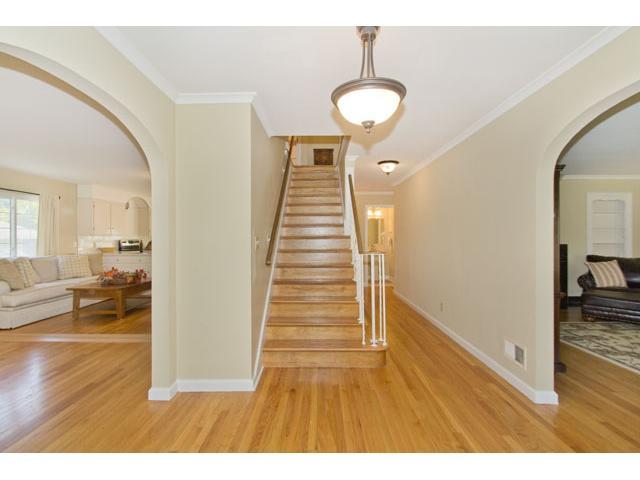 2721 Bryden Road Bexley, OH 43209 - Photo 3 of 24 Gallery Image 3