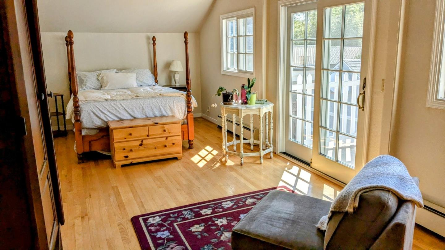 943 Riverside Drive San Jose, CA 95125 - Photo 9 of 13 a living room with furniture and a window