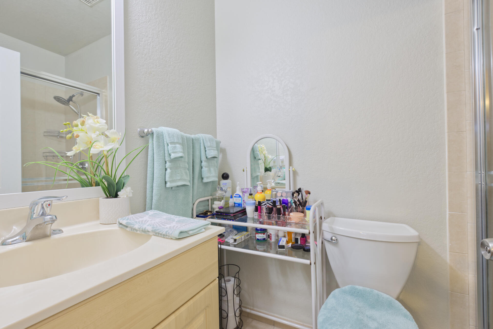 1934 Alamanda Way Riviera Beach, FL 33404 - Photo 12 of 20 Master Bath