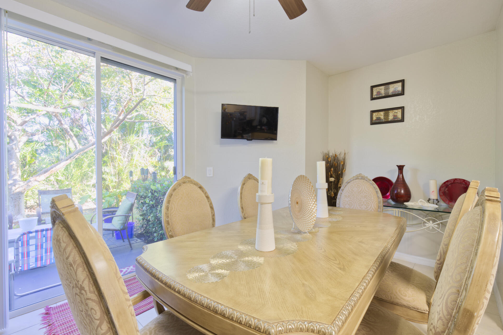 1934 Alamanda Way Riviera Beach, FL 33404 - Photo 8 of 20 Dining