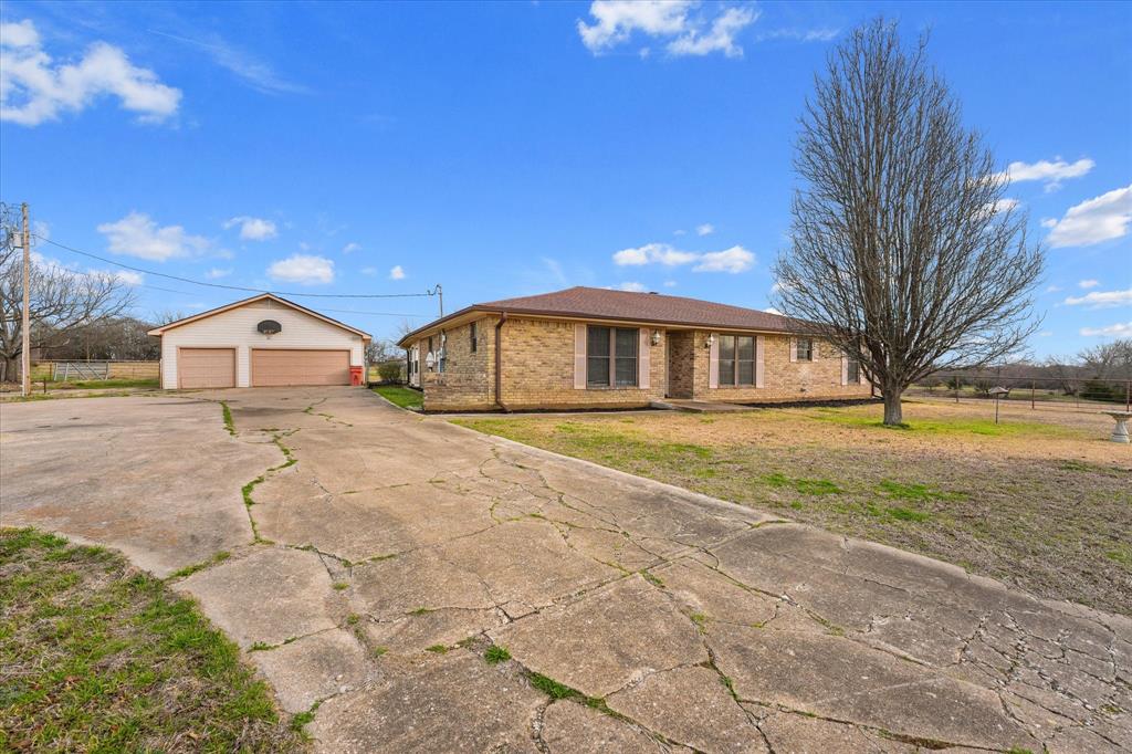4633 Farm To Market 36 Celeste, TX 75423 - Photo 3 of 40