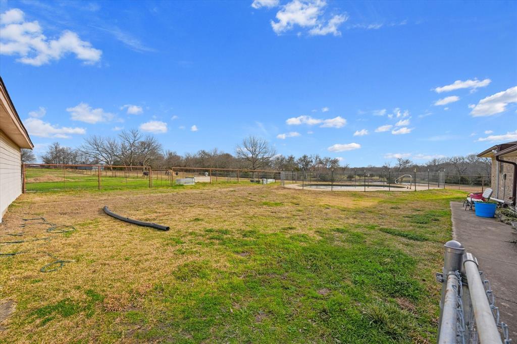 4633 Farm To Market 36 Celeste, TX 75423 - Photo 33 of 40