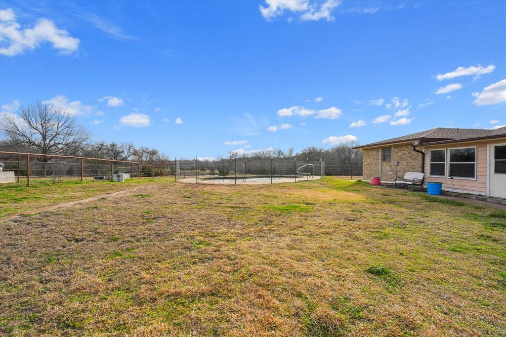 4633 Farm To Market 36 Celeste, TX 75423 - Photo 34 of 40