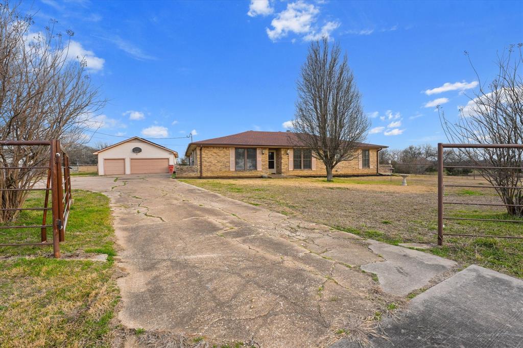 4633 Farm To Market 36 Celeste, TX 75423 - Photo 6 of 40