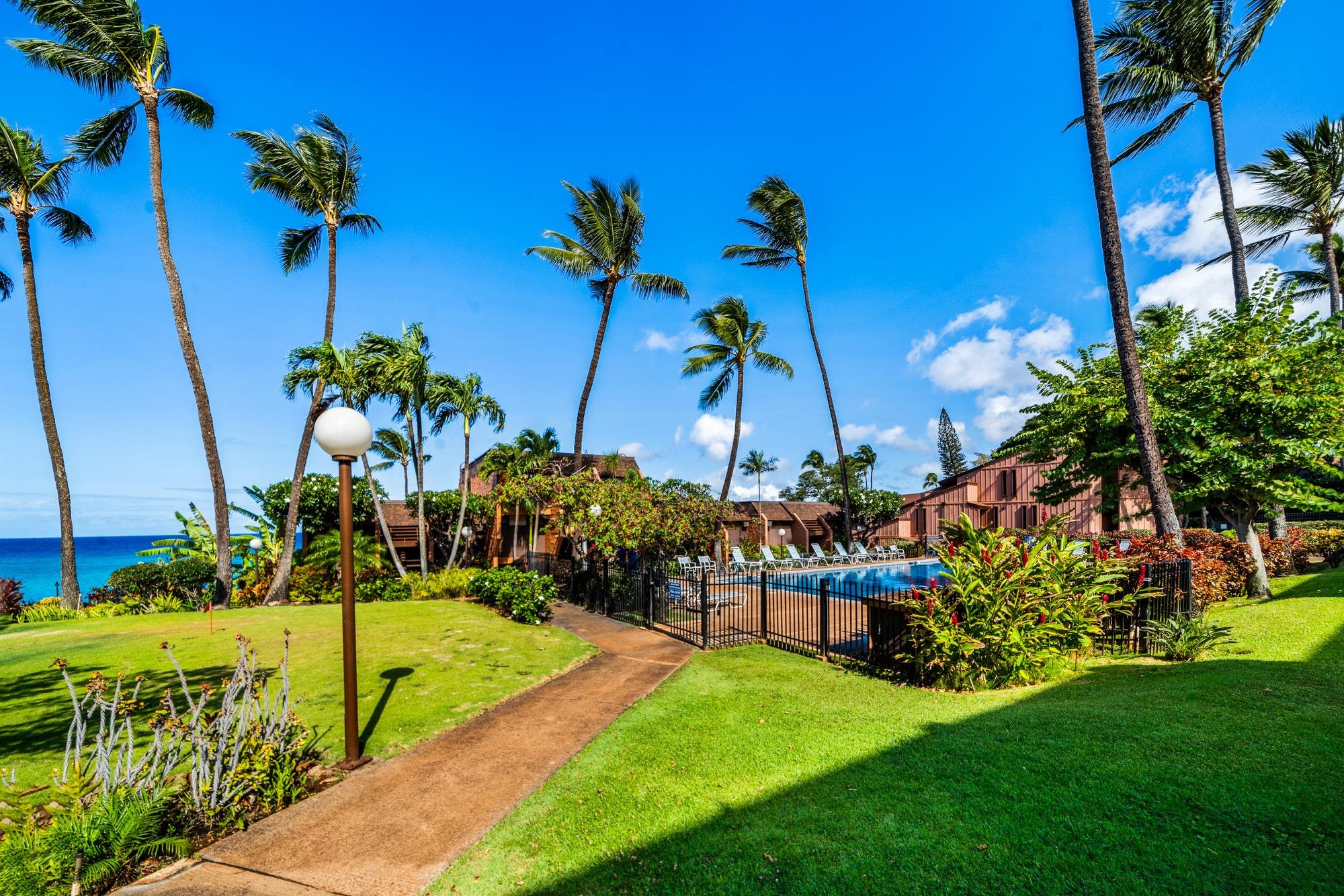 3959 Lower Honoapiilani Road, Unit 417 Lahaina, HI 96761 - Photo 32 of 37 Gallery Image 32
