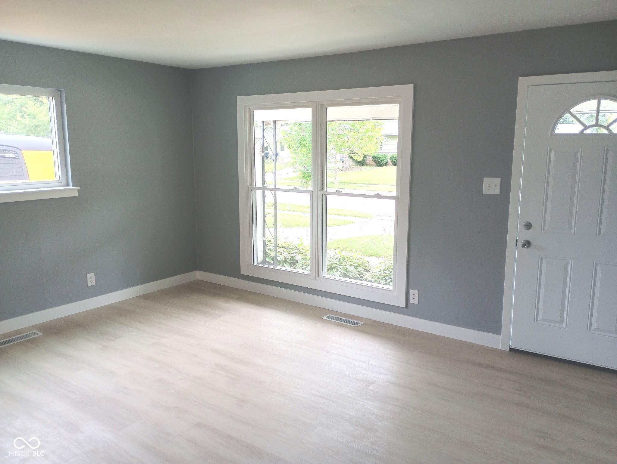 306 South Kenmore Road Indianapolis, IN 46219 - Photo 10 of 23 Gallery Image 10
