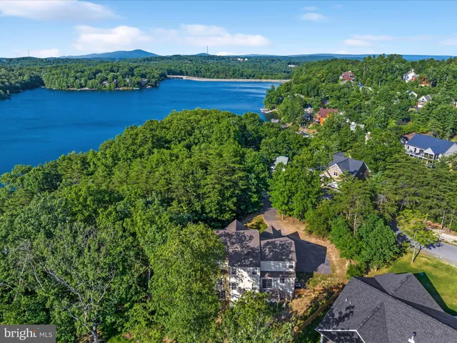 $590,000 | 514 Sleigh Drive, Cross Junction, VA 22625