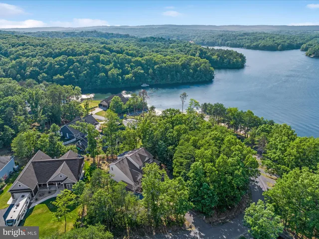 $590,000 | 514 Sleigh Drive, Cross Junction, VA 22625