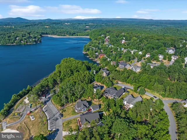 $590,000 | 514 Sleigh Drive, Cross Junction, VA 22625