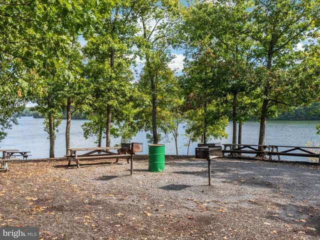 $590,000 | 514 Sleigh Drive, Cross Junction, VA 22625