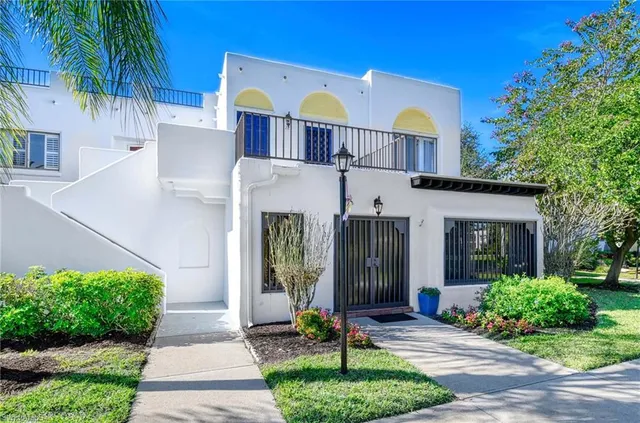 $298,500 | 3308 Europa Drive, Unit 22, Naples, FL 34105