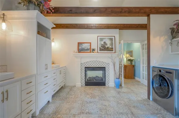 $1,100,000 | 4512 Iron Horse Drive, Leawood, KS 66224