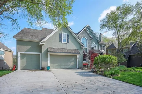 $1,000,000 | 4512 Iron Horse Drive, Leawood, KS 66224