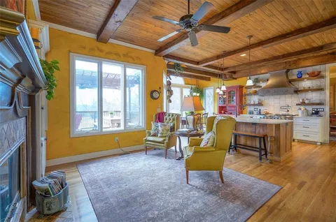 $1,100,000 | 4512 Iron Horse Drive, Leawood, KS 66224