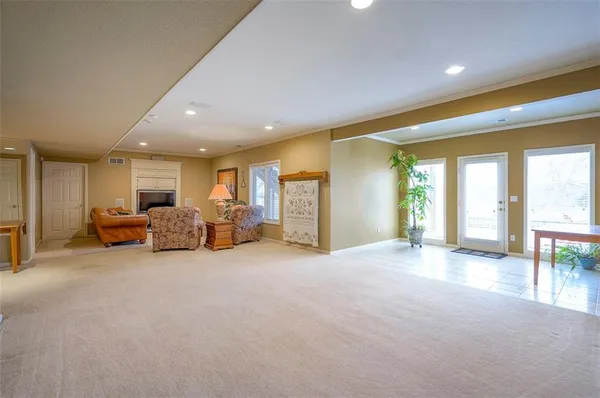$1,000,000 | 4512 Iron Horse Drive, Leawood, KS 66224