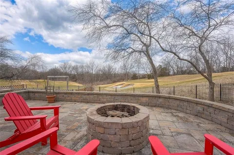 $1,000,000 | 4512 Iron Horse Drive, Leawood, KS 66224