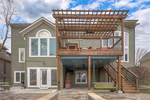 $1,100,000 | 4512 Iron Horse Drive, Leawood, KS 66224