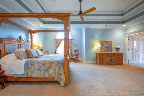 $1,100,000 | 4512 Iron Horse Drive, Leawood, KS 66224